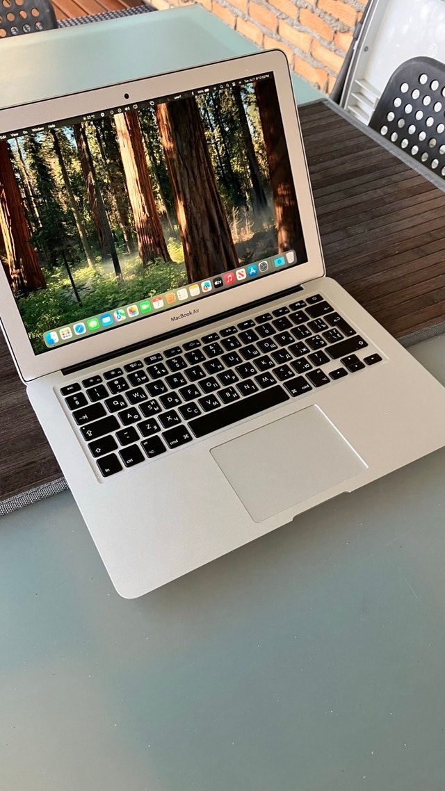 MacBook Air 13-inch - photo 2