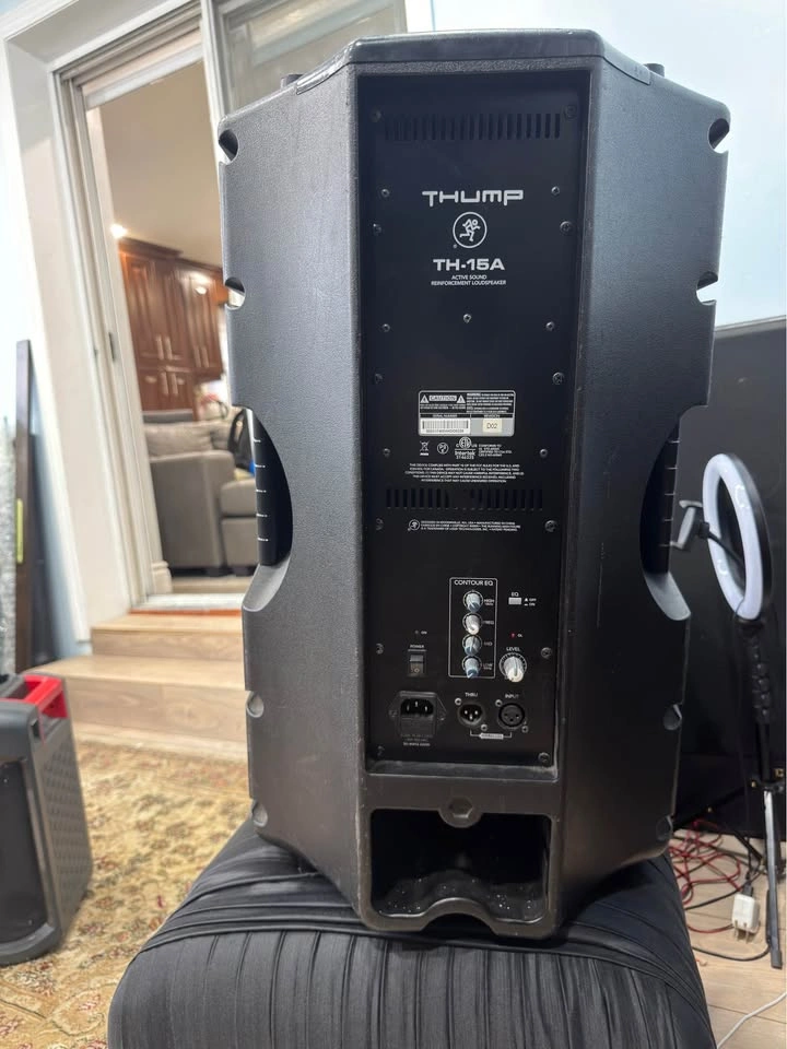 Mackie Thump 15A + Mackie HD1501 Powered PA System - photo 2