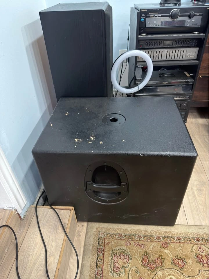 Mackie Thump 15A + Mackie HD1501 Powered PA System - photo 4