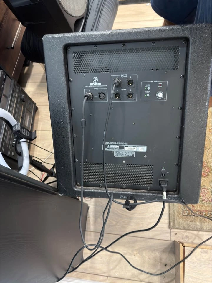 Mackie Thump 15A + Mackie HD1501 Powered PA System - photo 5