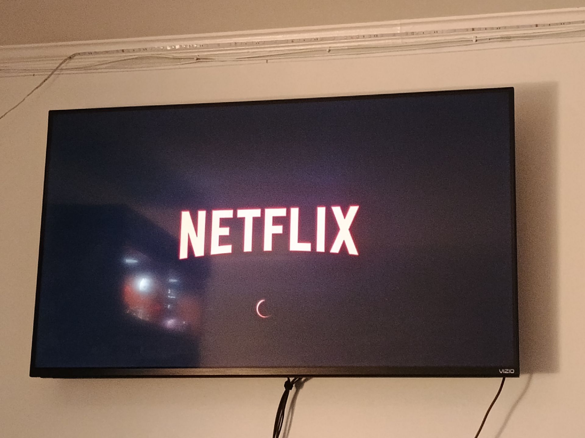 VIZIO 55" 4K QLED HDR Smart TV - photo 2