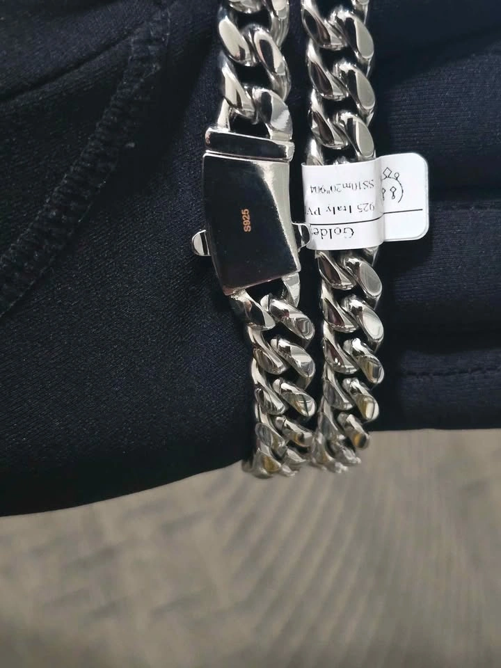 Miami Cuban Link Chain Moissanite Iced-Out 10mm 20in - photo 5