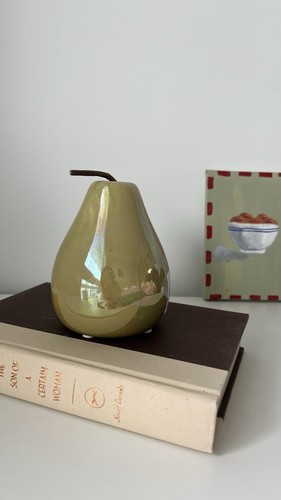 Shiny Pear Green Figurine - photo 2