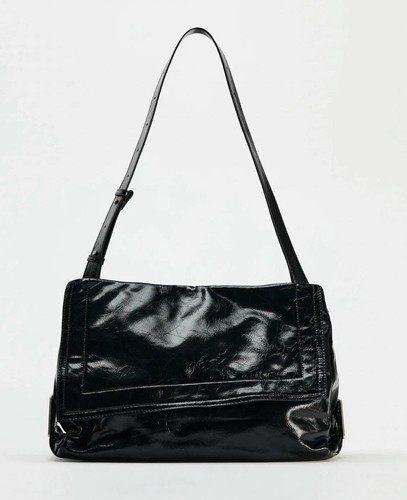 black Zara shoulder bag with a shiny finish and adjustable strap - photo 5