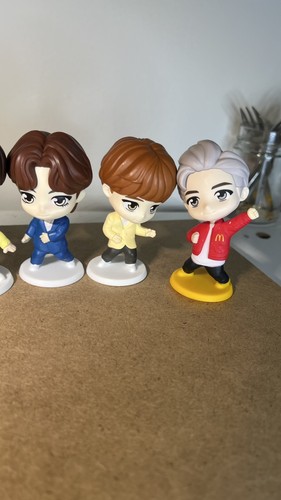 McDonald's BTS Tiny Tan 2025 Throwback Encore Toy Lot of 5 - photo 2