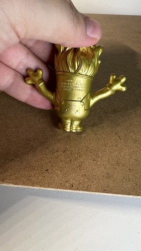 Mcdonalds Golden Minion Despicable Me - photo 2