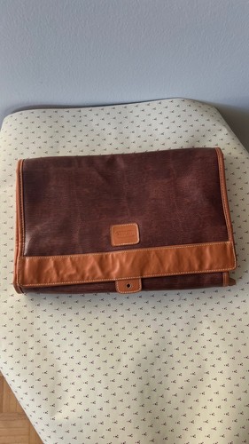 Revlon Vintage Brown Faux Leather 4-Compartment Travel Bag