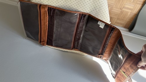 Revlon Vintage Brown Faux Leather 4-Compartment Travel Bag - photo 2