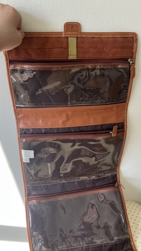 Revlon Vintage Brown Faux Leather 4-Compartment Travel Bag - photo 3