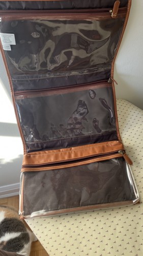 Revlon Vintage Brown Faux Leather 4-Compartment Travel Bag - photo 5
