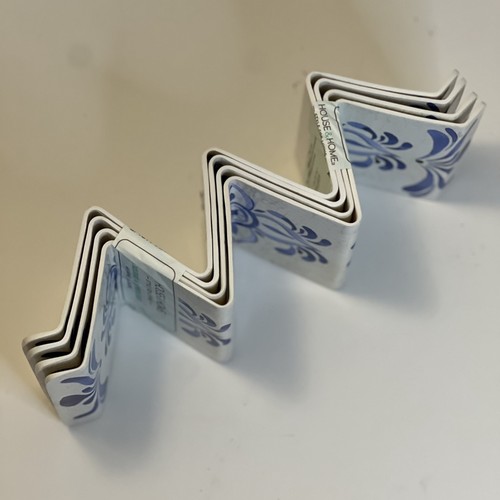 Taco stand traditional blue and white ceramic tile patterns - photo 3
