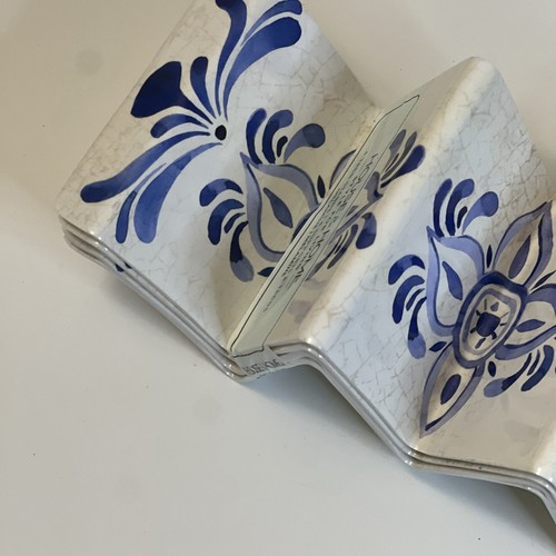 Taco stand traditional blue and white ceramic tile patterns - photo 4