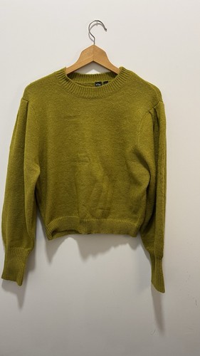 Icone Beautiful Sage Green Sweater Size Large