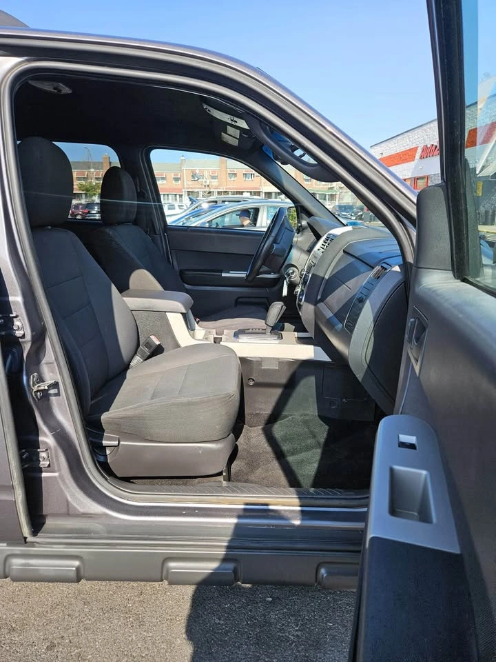2012 Ford Escape · XLT Sport Utility 4D - photo 5