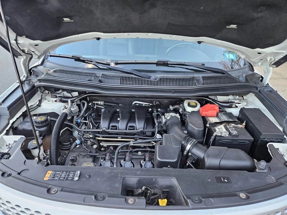 2015 Ford Explorer XLT Sport SUV 4D - photo 2