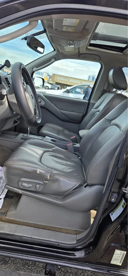 2011 Nissan Frontier Crew Cab - photo 3