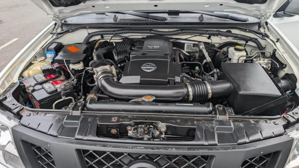 2012 Nissan Frontier SV Pickup 4D 6 ft - photo 2