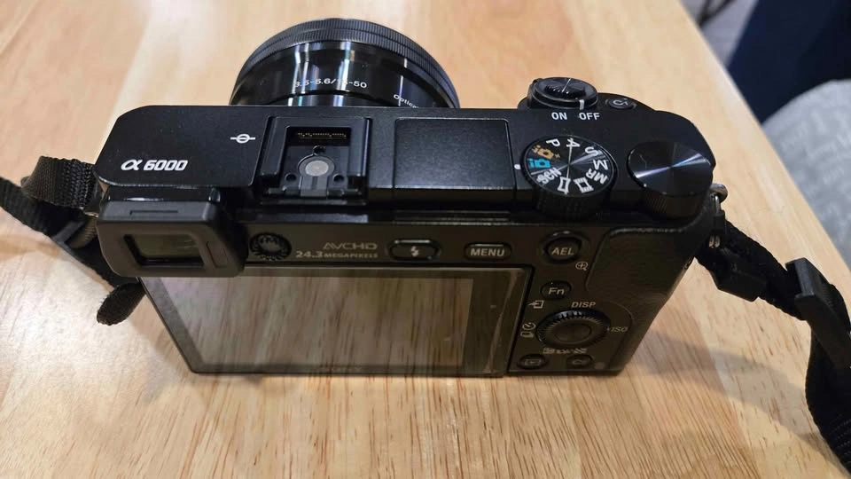 Sony a6000 - VERY LOW Shutter Count - photo 4