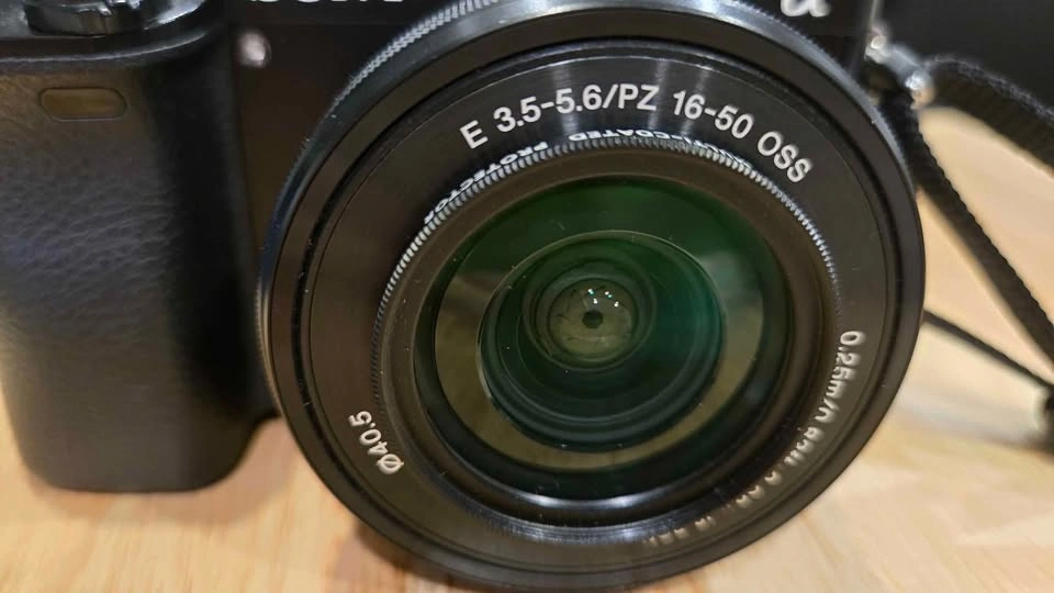 Sony a6000 - VERY LOW Shutter Count - photo 5