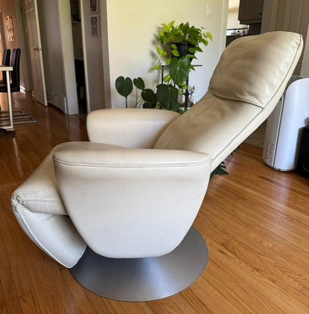 Authentic Leolux "Helical" Leather Swivel Recliner Chair - photo 2