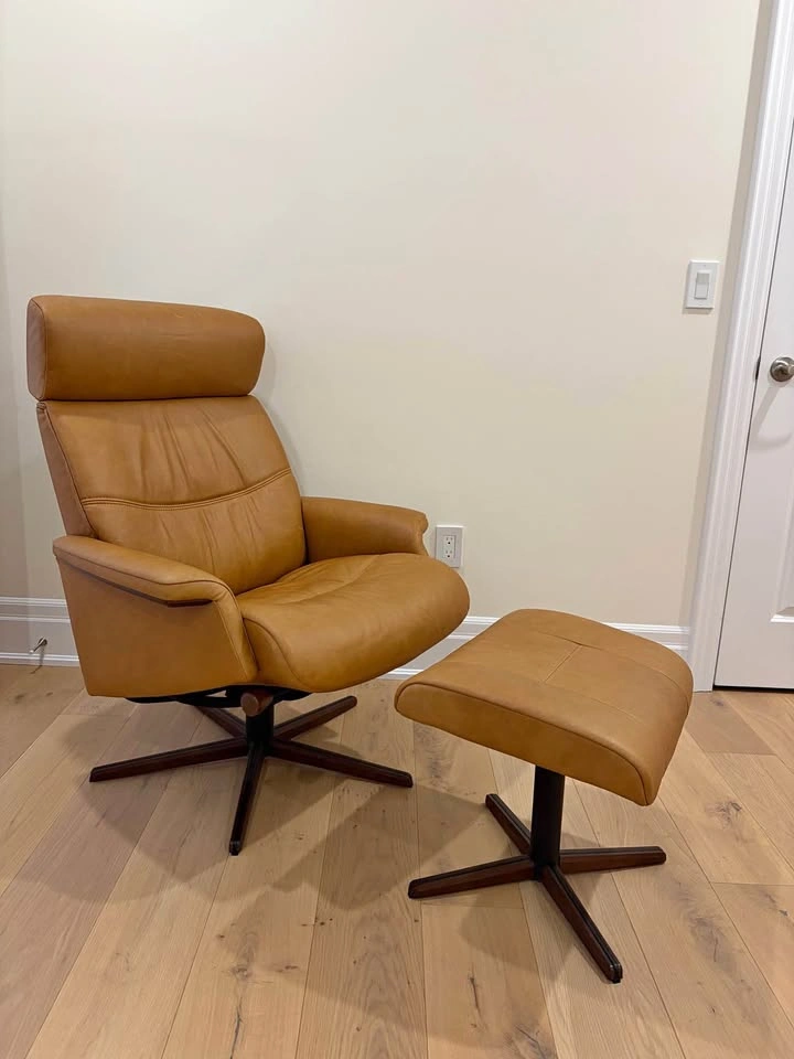Mobilia Nell Leather Recliner and Ottoman Set