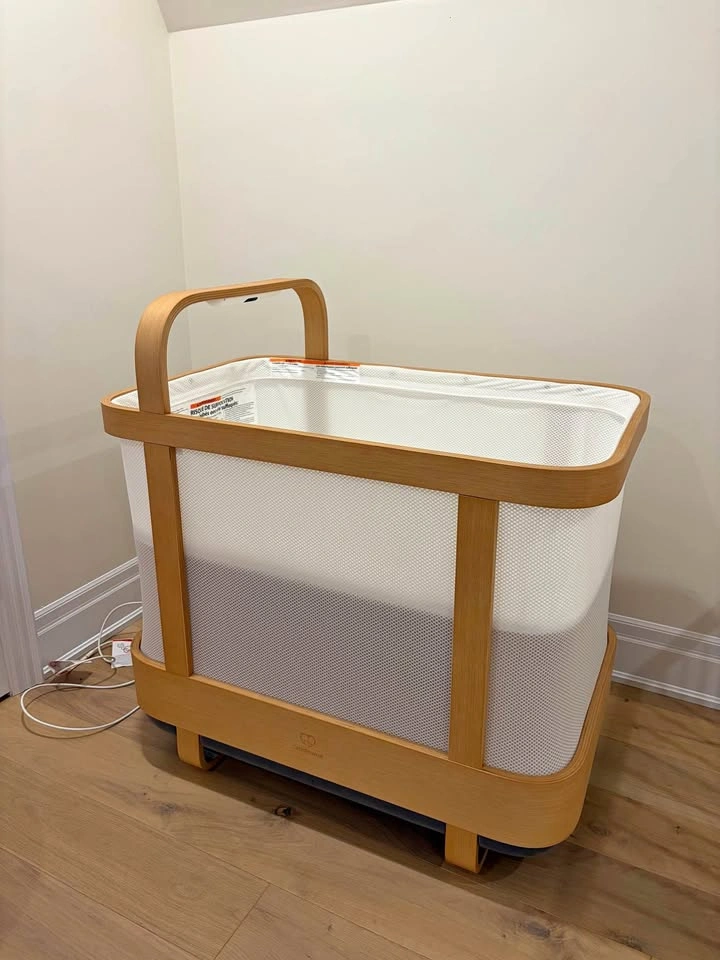 Cradlewise Smart Crib