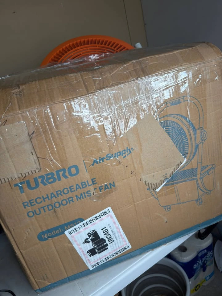 TURBRO 12" Cordless Misting Fan - photo 3