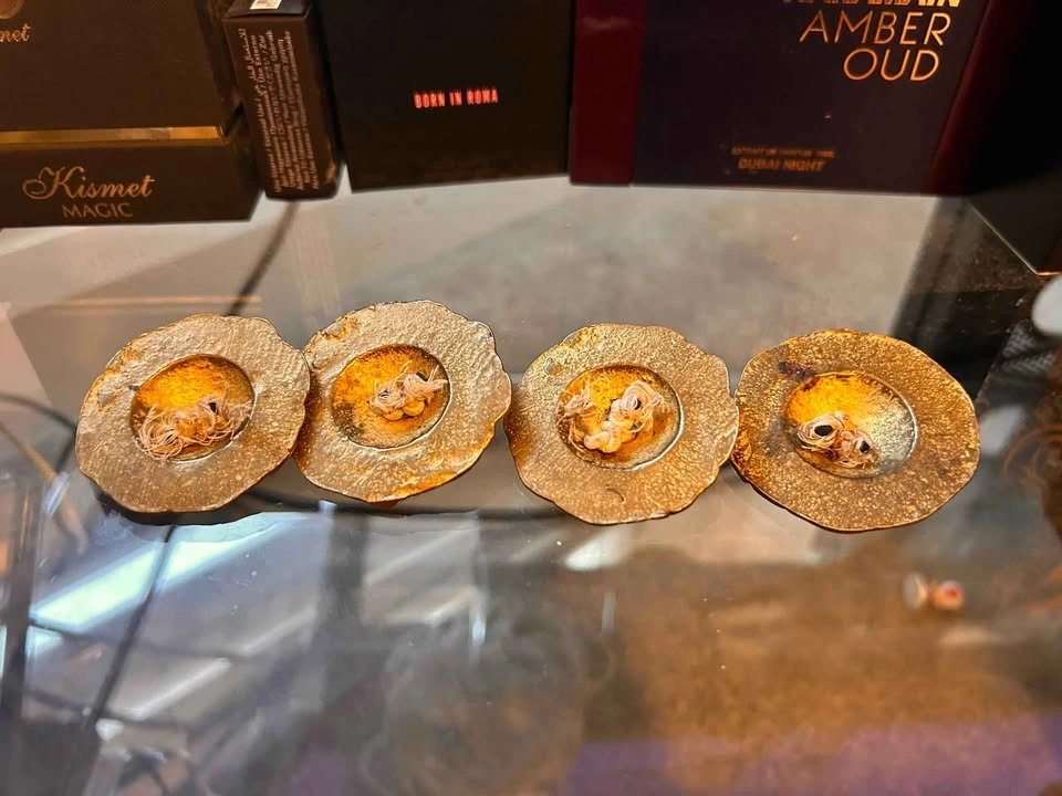 Set of 4 Vintage Gold-Tone Floral Oil-Wick Holders - photo 2