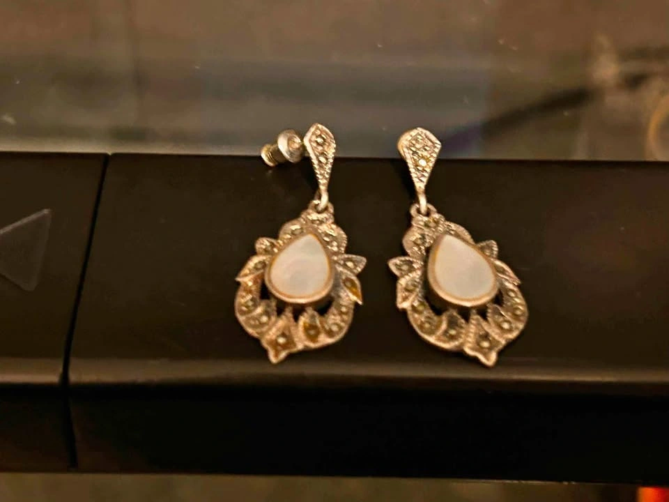 Silver-Tone White Teardrop Drop Earrings 925 silver