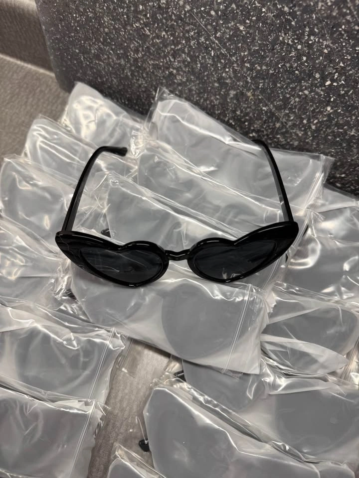 19 pairs of brand new sunglasses - photo 2
