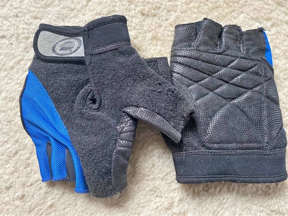 Bike gloves, used, but like new