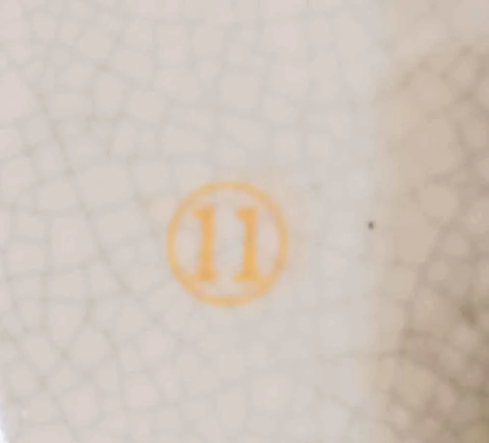 Unique Satsuma Moriage Crackled Porcelain Bonboniere image indicator(6)