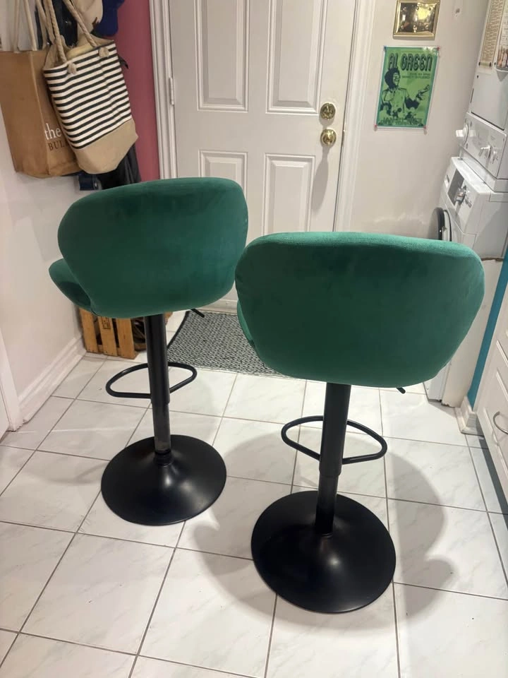 Pair of Green Velvet Shell Back Bar Stools - photo 2