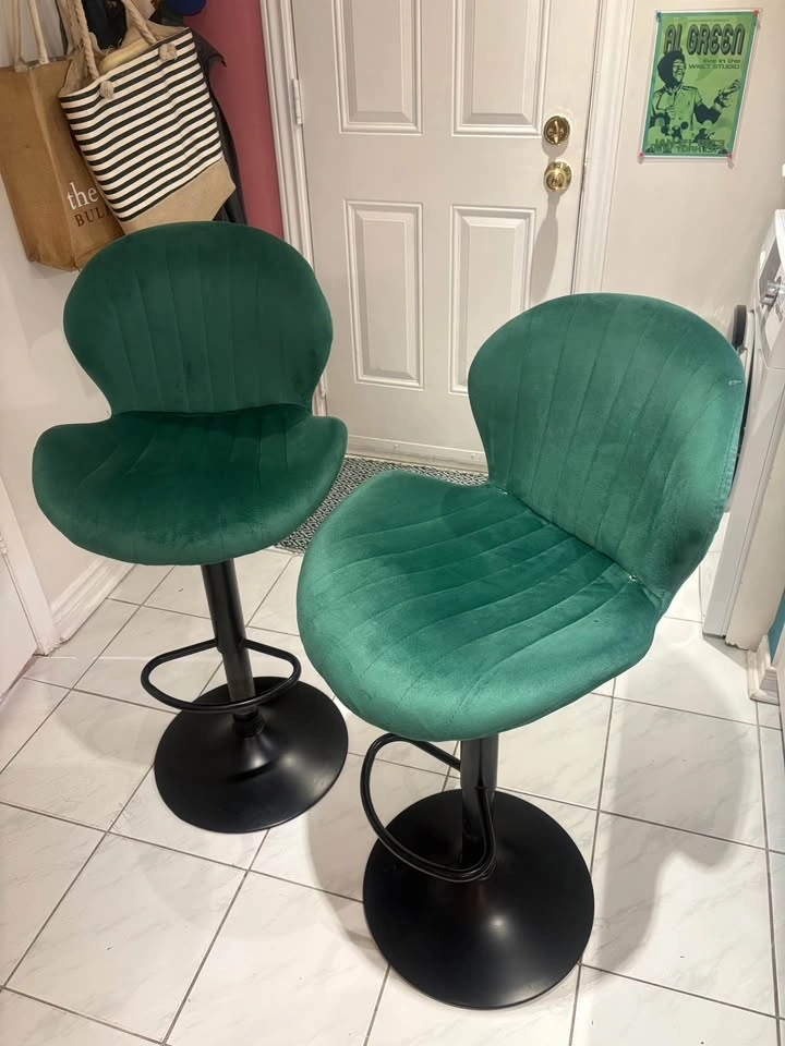 Pair of Green Velvet Shell Back Bar Stools - photo 3