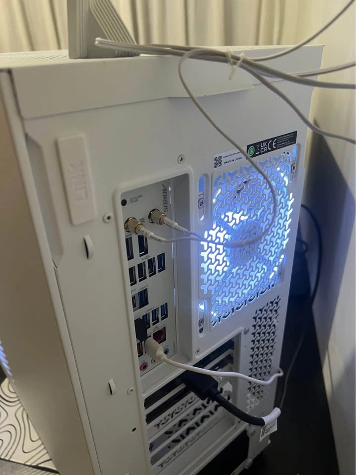 Custom White Gaming PC — Ryzen 7 7800X3D + RTX 5070 - photo 5