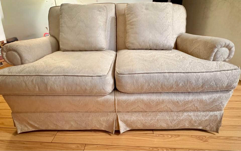 Complete Sofa Set (couch+love seat) - photo 5