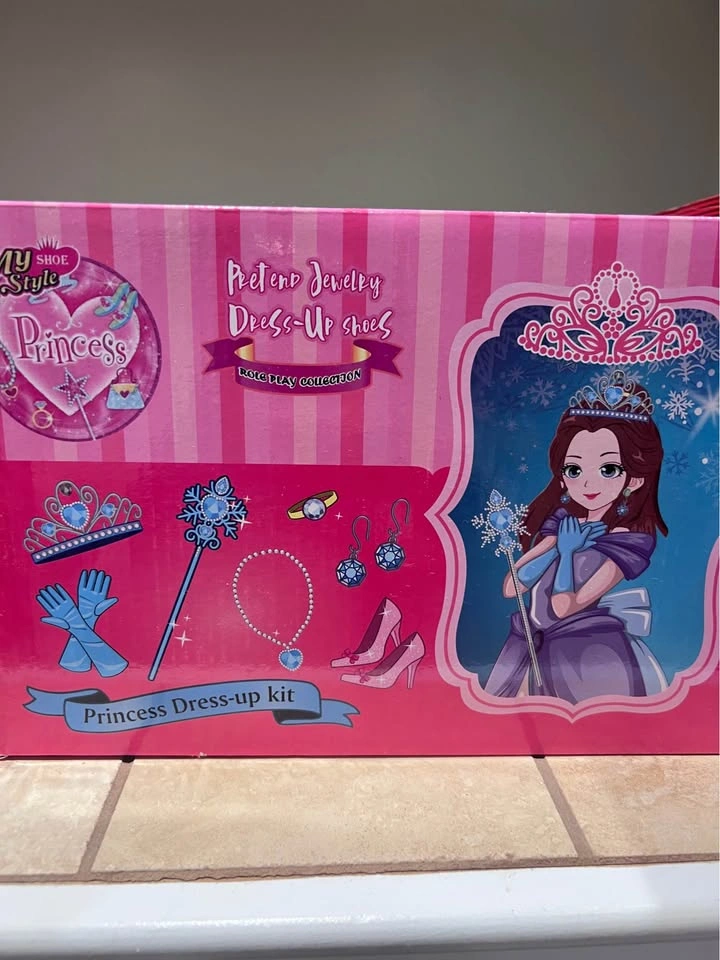 NEW Princess Dress-Up Kit | Dress-Up Shoes, Tiaras & Jewelry - photo 2