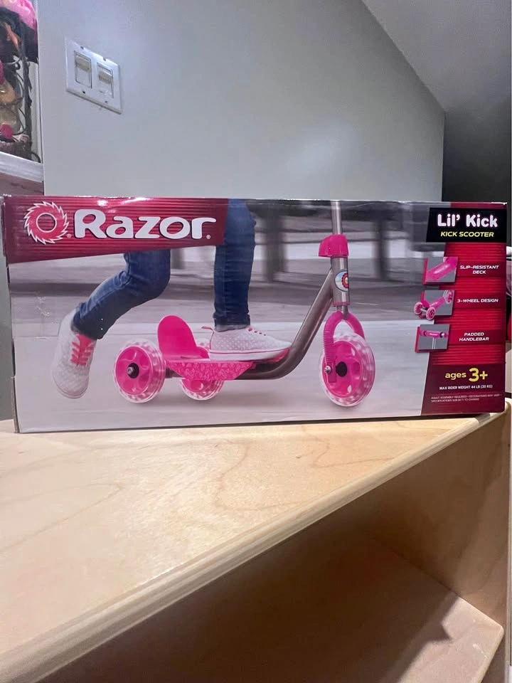 NEW Razor Lil’ Kick 3-Wheel Scooter – Pink | Sealed in Box