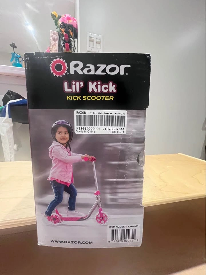 NEW Razor Lil’ Kick 3-Wheel Scooter – Pink | Sealed in Box - photo 2
