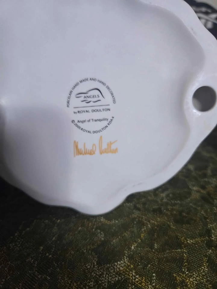 Royal Doulton Angel of Tranquility Signed - photo 2