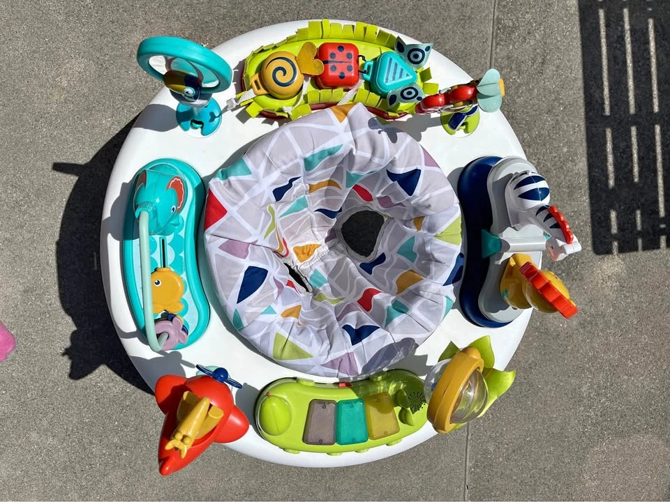 Fisher-Price 2-in-1 Sit-to-Stand Activity Center