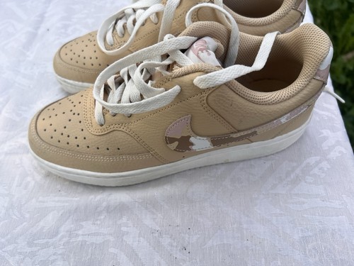 Nike Men's Solid Low Top Lace-Up Athletic Sneakers Beige White - photo 5