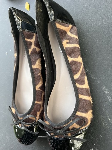 Nine & Co Women’s Animal Print Ballet Flats Patent Toe Bow 7.5 - photo 2