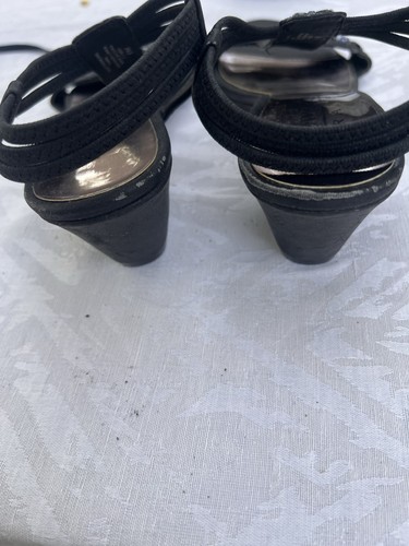 New York Transit Women’s Black Leather Rhinestone Sandals 8M - photo 2