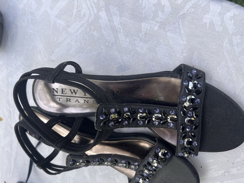 New York Transit Women’s Black Leather Rhinestone Sandals 8M - photo 4