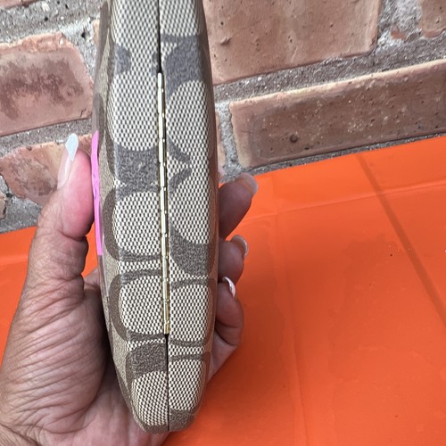 Coach Signature Logo Hard Clamshell Eyeglass Case - photo 3
