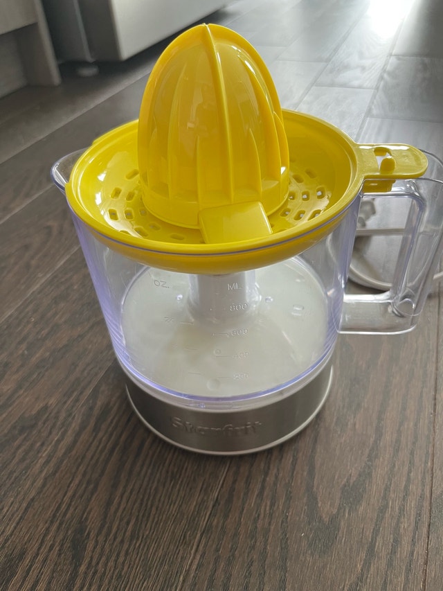Starfrit Electric Citrus Juicer