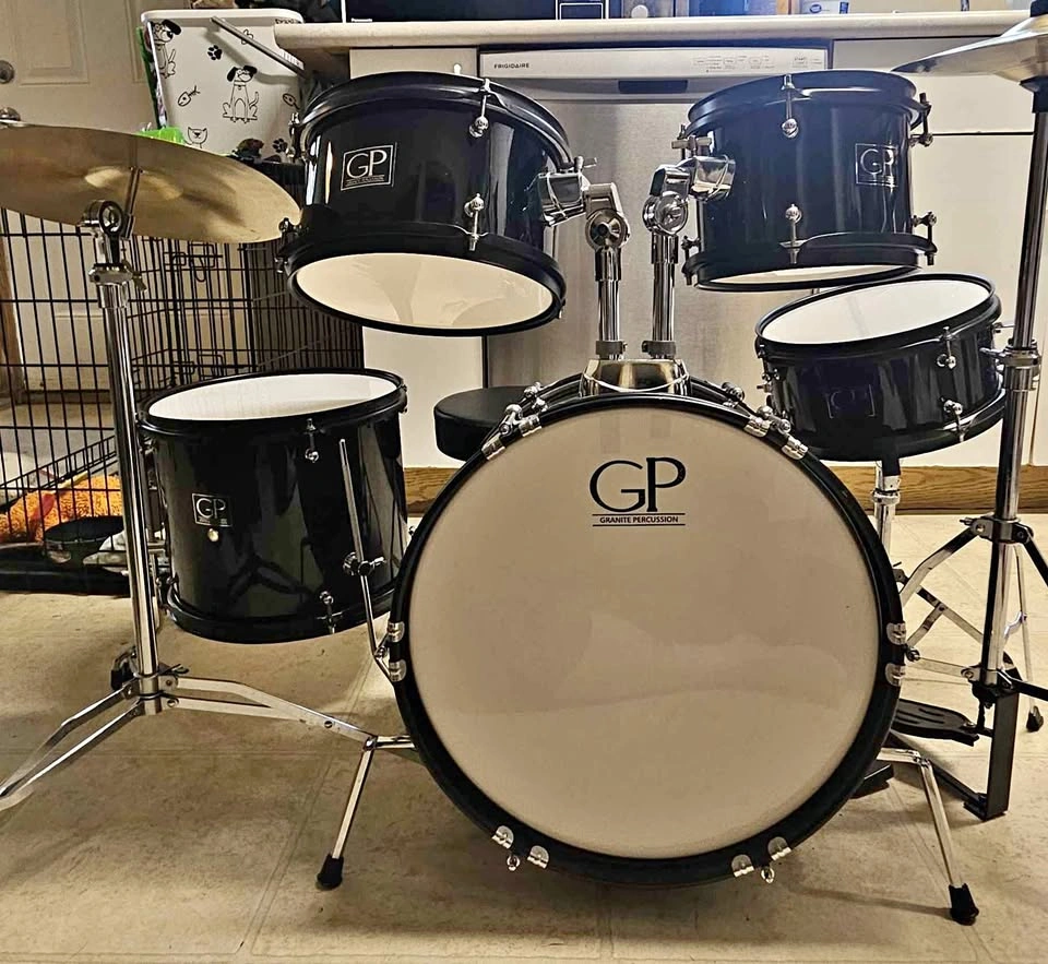8 pc Junior Drum set