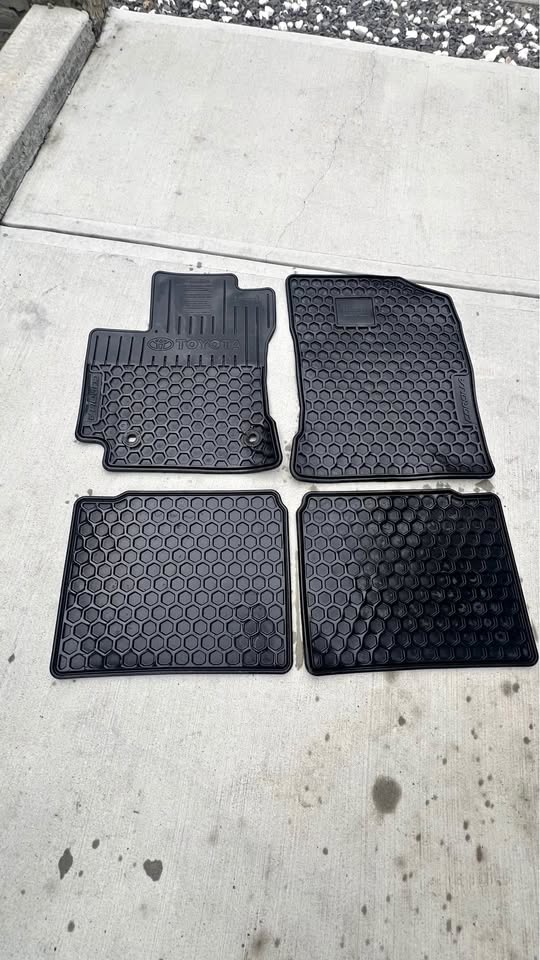 2014-2019 Toyota Corolla original mats