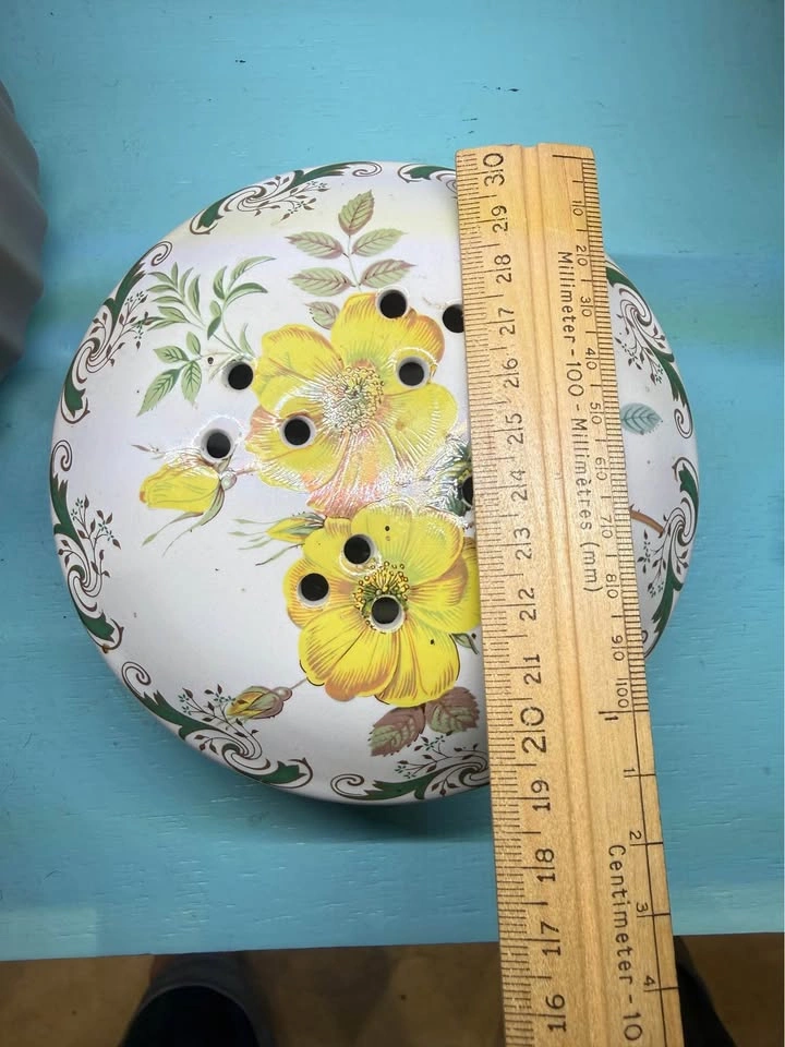 Vintage E. Radford hand-painted flower frog posy vase - photo 3